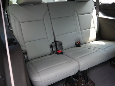 Used 2022 Chevrolet Tahoe LT w/ Luxury Package image 25