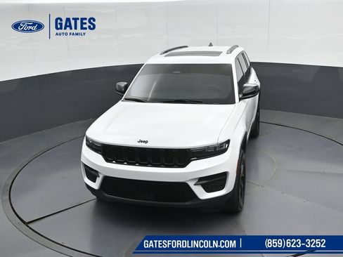 Used 2025 Jeep Grand Cherokee 4WD image 57