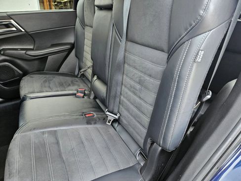 Used 2024 Mitsubishi Outlander SE image 28