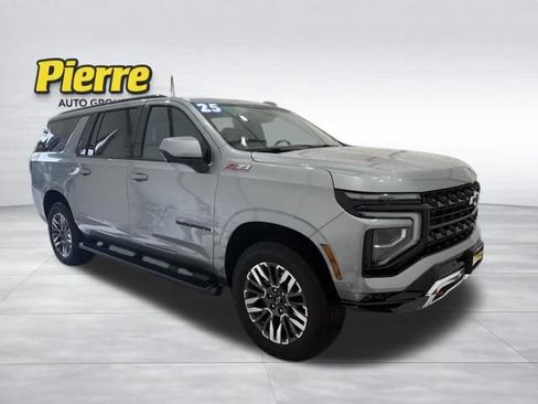 Used 2025 Chevrolet Suburban Z71 AWD/4WD image 9