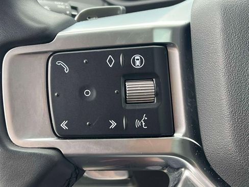 Used 2024 Land Rover Discovery S AWD/4WD image 22
