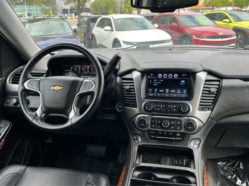 Used 2020 Chevrolet Suburban Premier AWD/4WD image 24