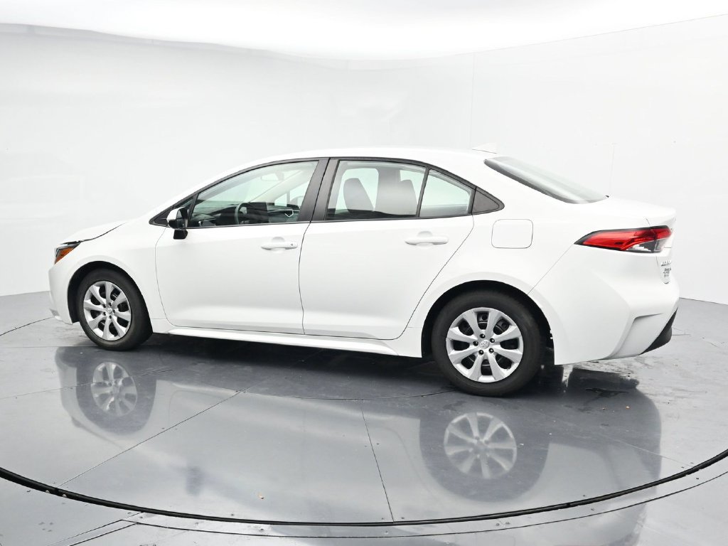 Used 2024 Toyota Corolla LE FWD image 5