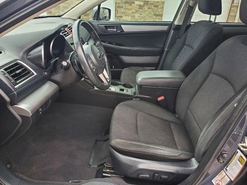Used 2017 Subaru Outback 2.5i Premium image 10