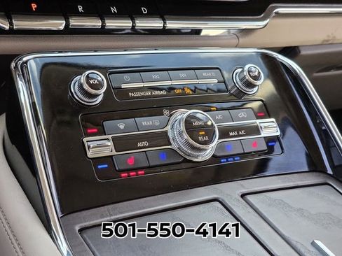 Used 2024 Lincoln Navigator Premiere AWD/4WD image 26