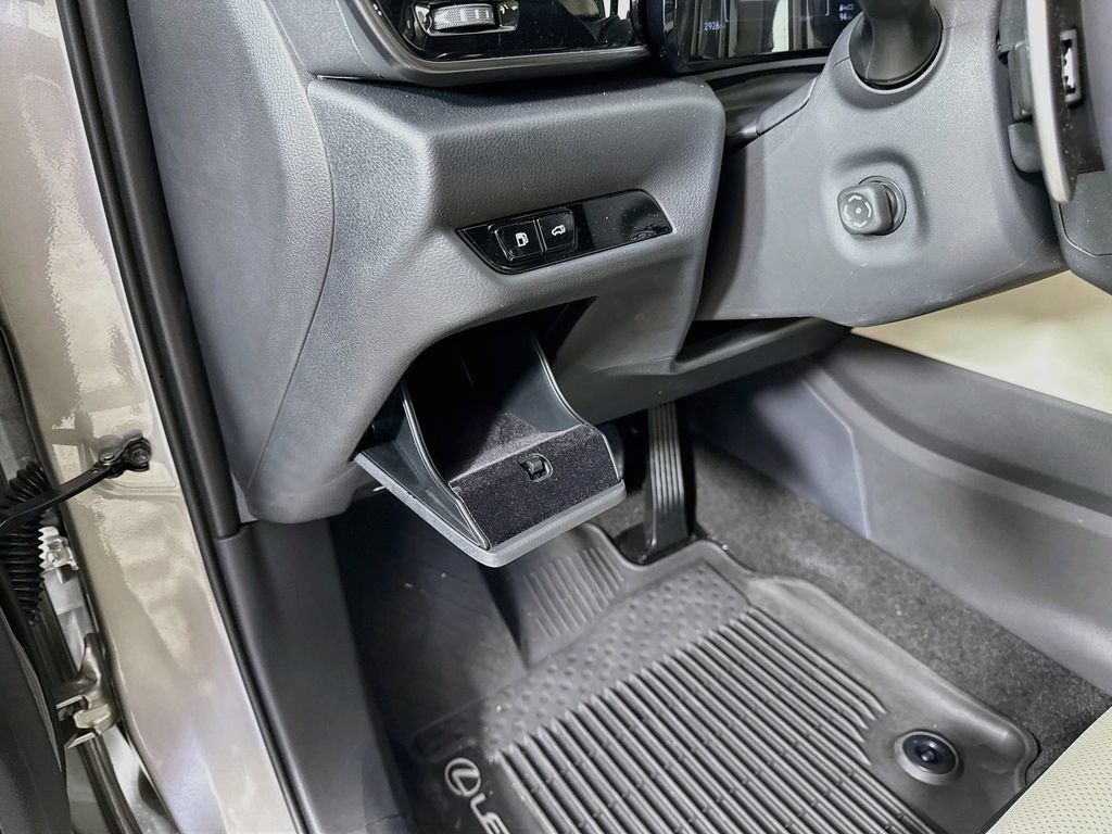 Certified 2026 Lexus NX 350 AWD w/ Accessory Package (K3) image 10