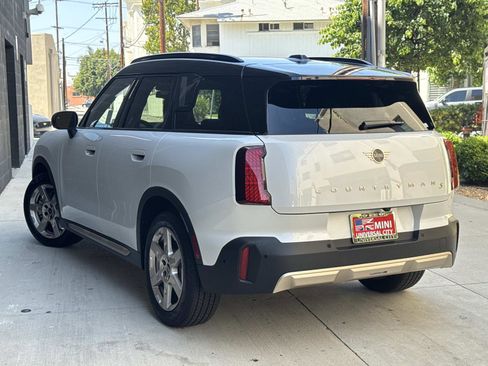 Certified 2025 MINI Cooper Countryman SE w/ Comfort Package Max AWD/4WD image 3