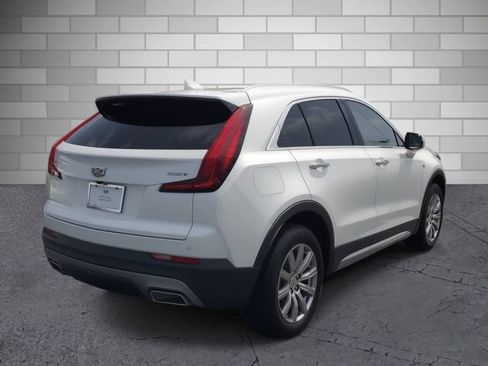 Used 2022 Cadillac XT4 Premium Luxury w/ Safety Alert Package FWD image 5