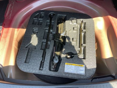 Used 2025 Toyota Corolla LE image 26