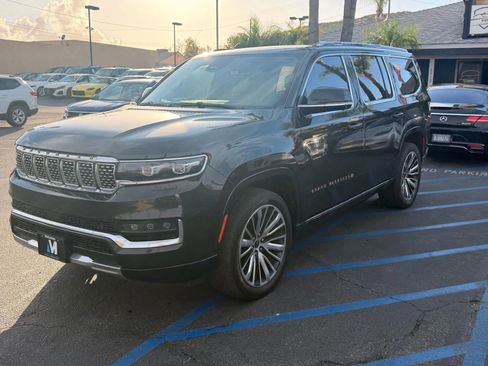 Used 2022 Jeep Grand Wagoneer Series III w/ Rear Seat Video Group 1 image 3