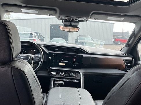 Used 2023 GMC Sierra 1500 Denali w/ Technology Package image 14