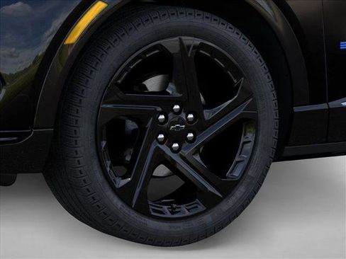 New 2026 Chevrolet Equinox EV RS image 9