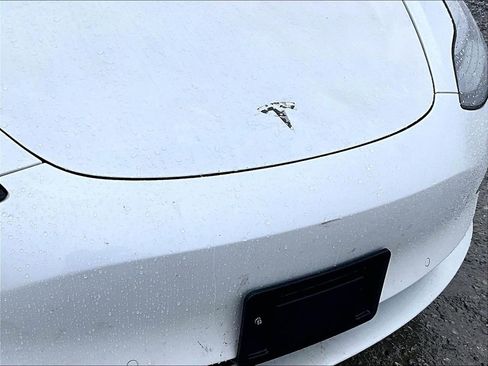 Used 2020 Tesla Model 3 Standard Range image 24