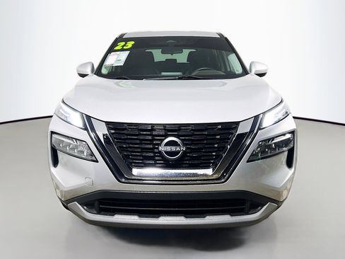 Used 2023 Nissan Rogue SV image 11