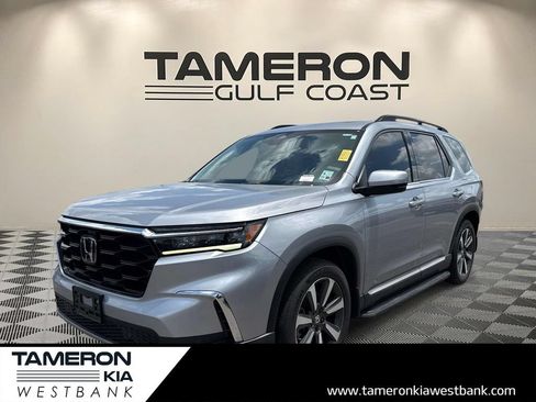 Used 2024 Honda Pilot Touring image 1