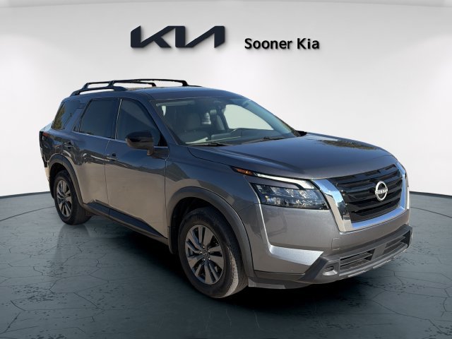 Used 2023 Nissan Pathfinder SV FWD image 8