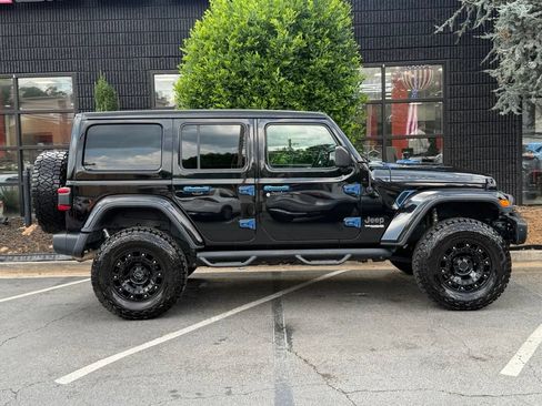 Used 2019 Jeep Wrangler Unlimited Sahara w/ Quick Order Package 24M Moab AWD/4WD image 21