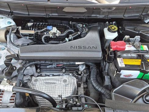 Used 2020 Nissan Rogue SV FWD image 21