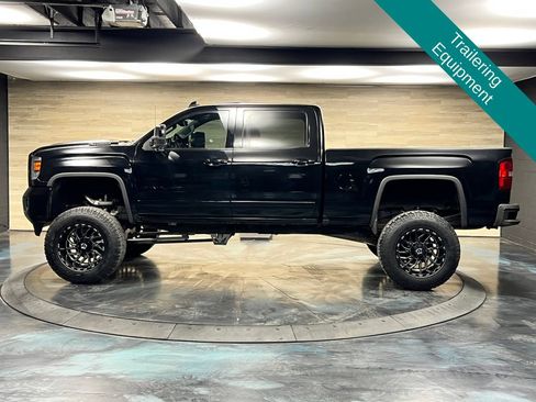 Used 2017 GMC Sierra 2500 Denali w/ Duramax Plus Package AWD/4WD image 11