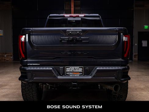 Used 2025 GMC Sierra 2500 Denali Ultimate image 8