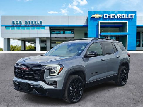 Used 2026 GMC Terrain Elevation w/ Elevation Premium Package image 2