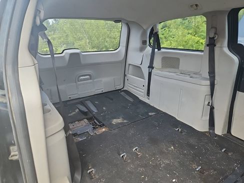 Used 2008 Dodge Grand Caravan SE FWD image 6