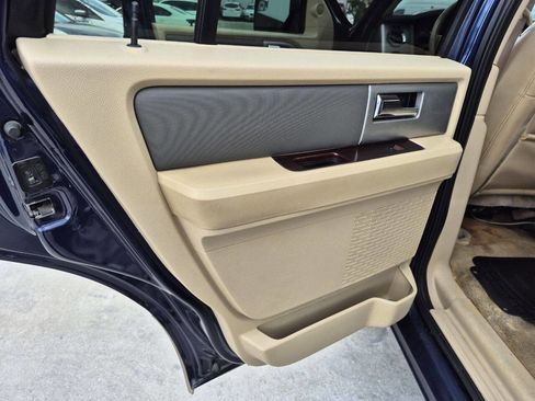 Used 2013 Ford Expedition XLT image 11