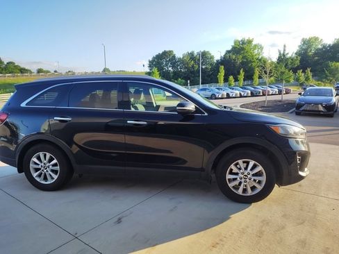 Used 2019 Kia Sorento FWD w/ LX Convenience Package image 2