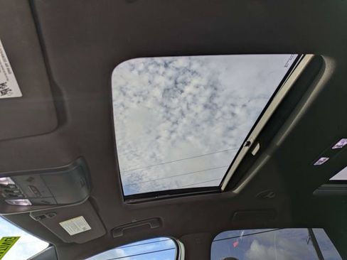 Used 2023 Buick Enclave Avenir FWD image 25