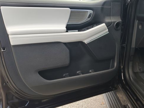 Certified 2025 Ford Expedition Max Platinum image 20