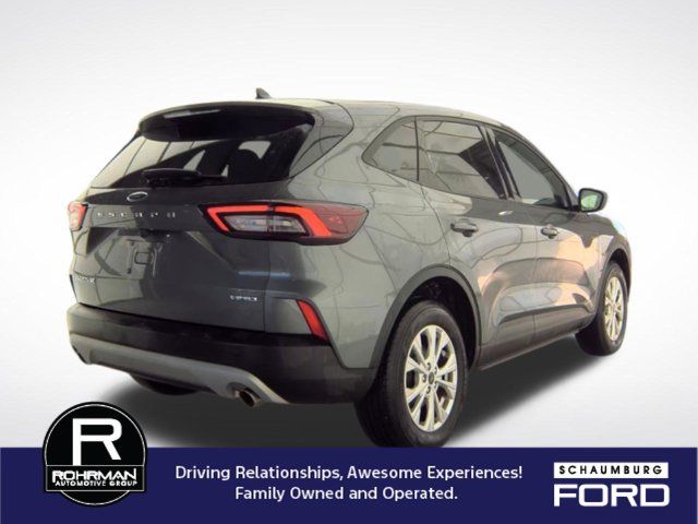 Used 2025 Ford Escape Active AWD/4WD image 2