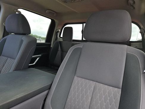 Used 2022 Nissan Titan SV RWD image 25