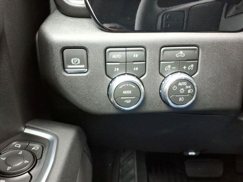 New 2026 GMC Sierra 1500 Elevation w/ X31 Off-Road Package AWD/4WD image 18