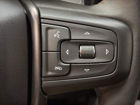 Used 2024 GMC Sierra 1500 AT4 w/ Technology Package AWD/4WD image 29