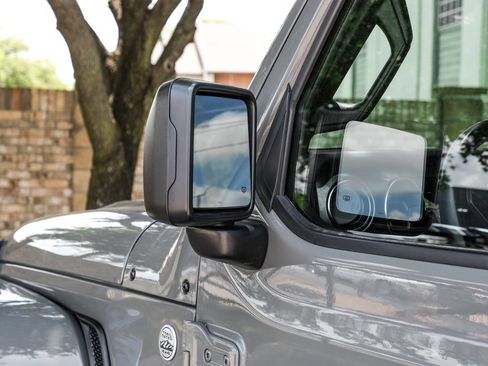Used 2022 Jeep Wrangler Unlimited Sahara AWD/4WD image 52