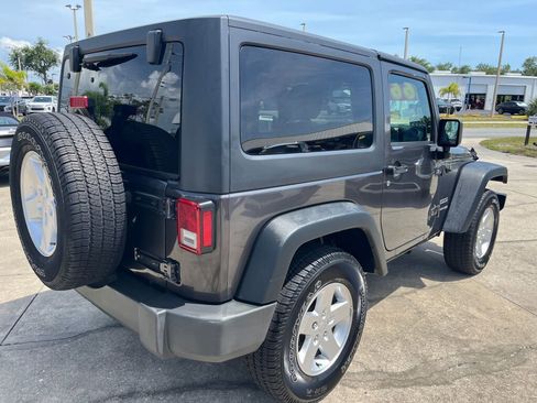 Used 2018 Jeep Wrangler Sport AWD/4WD image 3