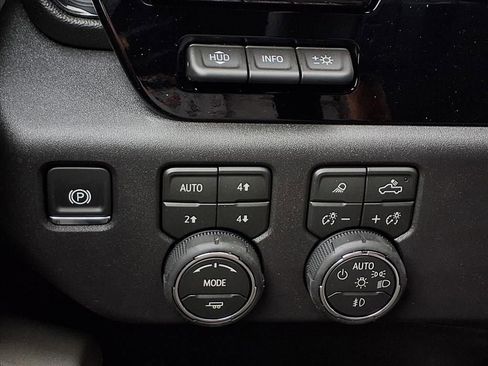 New 2026 Chevrolet Silverado 1500 ZR2 image 21