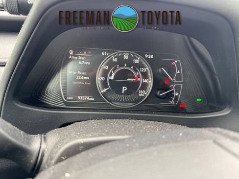 Used 2020 Lexus UX 200 w/ Premium Package FWD image 6