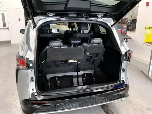 Used 2021 Toyota Sienna XSE w/ XSE Plus Package AWD/4WD image 35