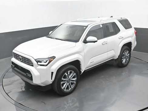 Used 2025 Toyota 4Runner Limited w/ Tow Technology Package image 31
