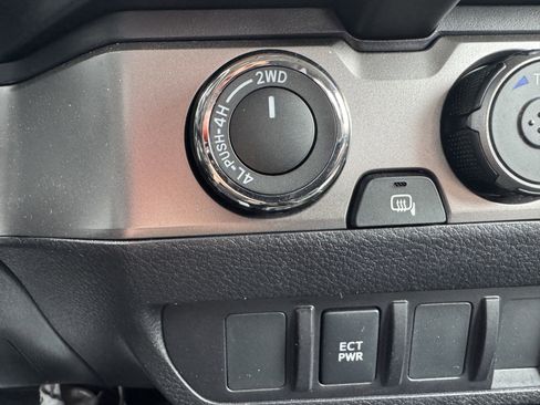 Used 2022 Toyota Tacoma SR5 image 27