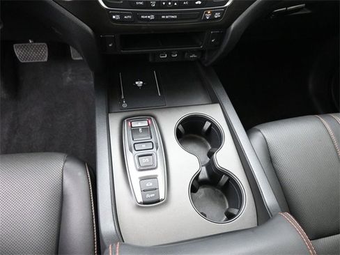 Used 2025 Honda Ridgeline TrailSport image 32