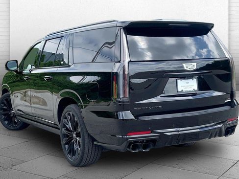 Certified 2025 Cadillac Escalade ESV V w/ LPO, ONYX Package AWD/4WD image 11