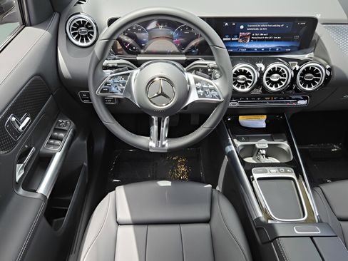 New 2025 Mercedes-Benz GLA 250 image 11