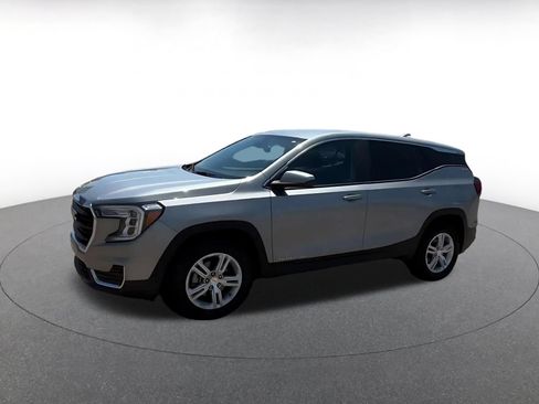 Used 2024 GMC Terrain SLE FWD image 8