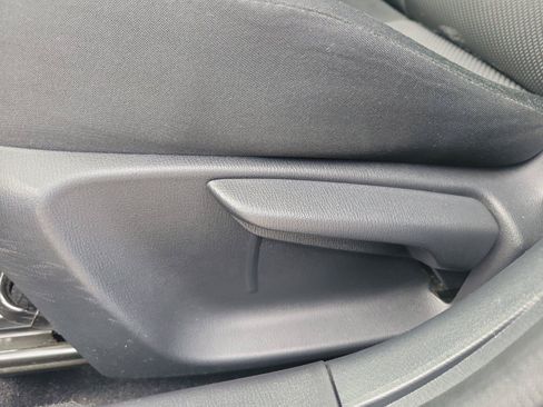 Used 2018 MAZDA MAZDA3 Sport FWD image 18