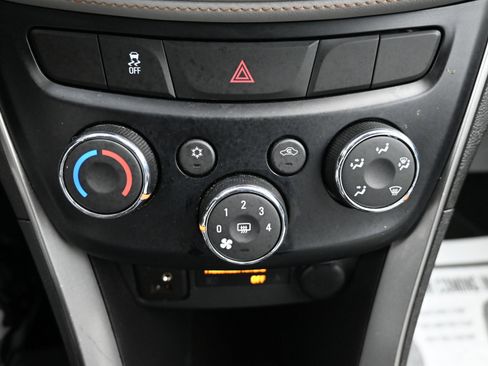 Certified 2020 Chevrolet Trax LS image 14