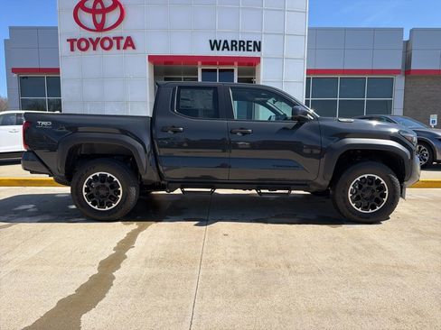 New 2025 Toyota Tacoma TRD Off-Road AWD/4WD image 3