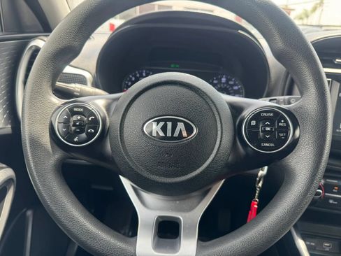Used 2021 Kia Soul LX FWD image 28
