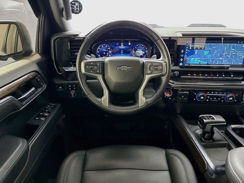 Used 2022 Chevrolet Silverado 1500 LT Trail Boss w/ LT Trail Boss Premium Package AWD/4WD image 10